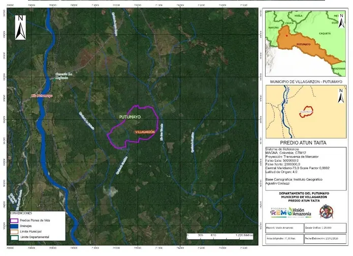 Mapa del «Predio Atun Taita» sobre imagen satelital, con localización departamental y municipal, río y convenciones, de la serie cartográfica de la comunidad.